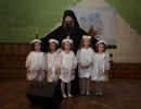 Владыка Гурий с детьми в Детской школе искусств г. Арсеньева, 2013 год