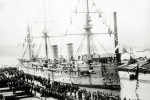 Крейсер «Дмитрий Донской» в Николаевском сухом доке Владивостока. 7 октября 1897 года