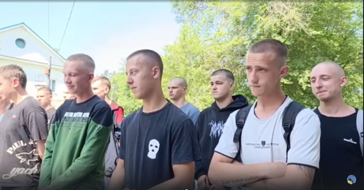 Иерей Виктор Бронников благословил призывников в ряды Вооруженных сил Российской Федерации (+ Видео)