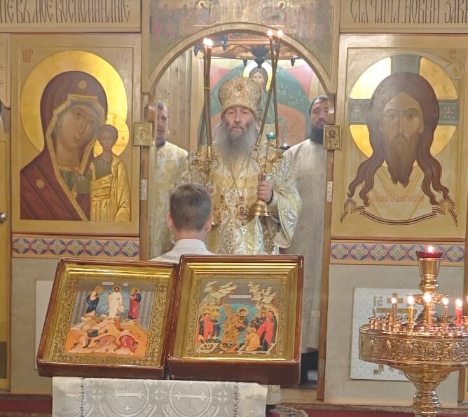 Епископ Гурий совершил Литургию в Никольском храме c. Чугуевка (+ Фото)