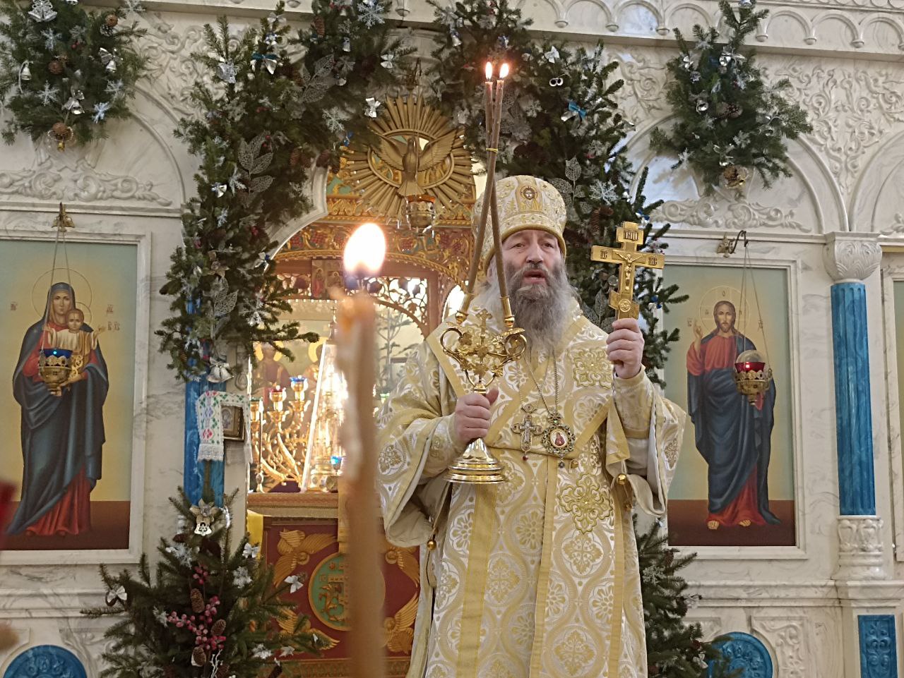 Архиерейское богослужение в День памяти святых отец в Благовещенском соборе г. Арсеньева (+ Фото + Видео)