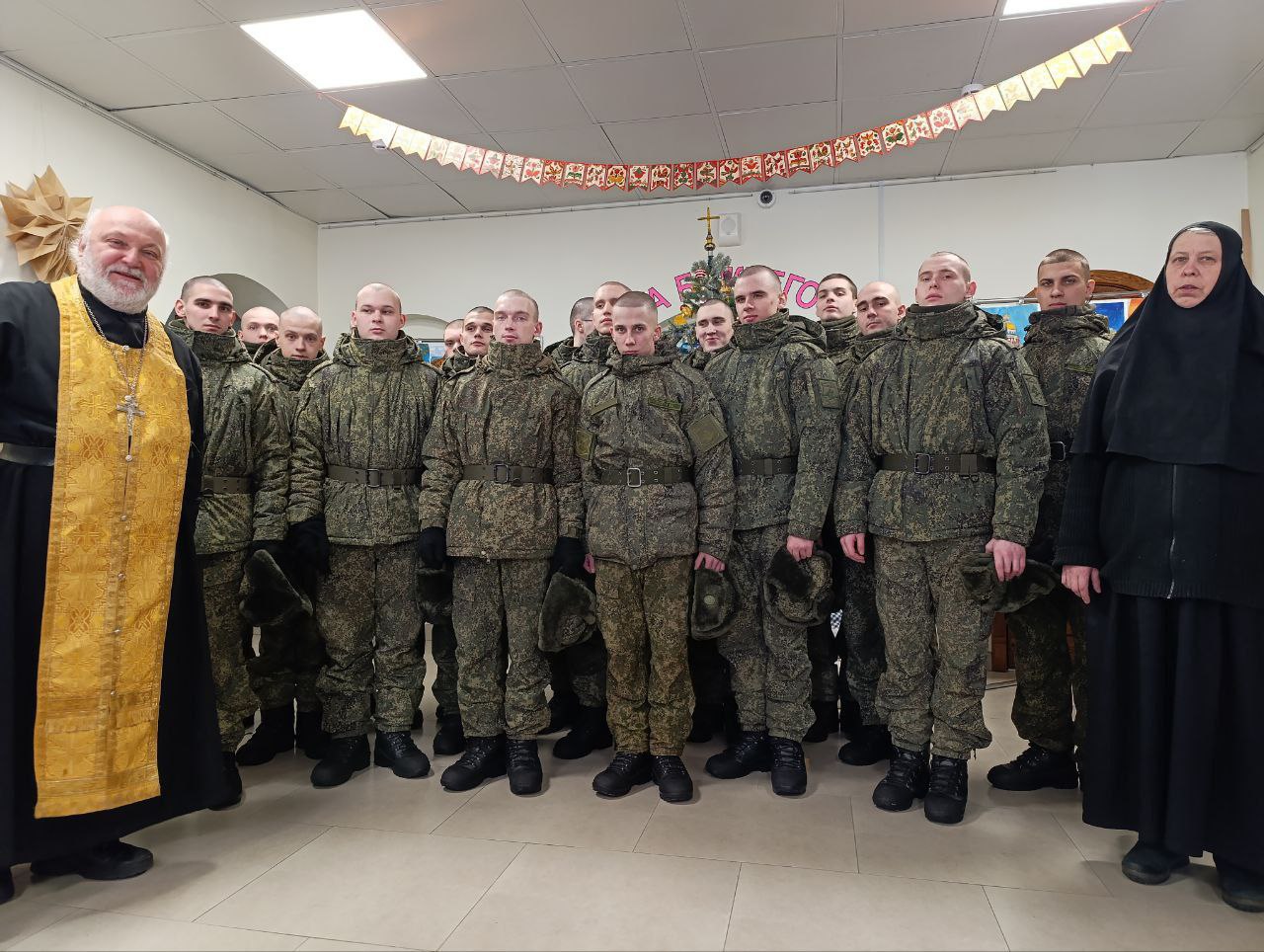 Военнослужащие воинских частей Арсеньевской епархии побывали в Духовно-просветительском центре (+ Фото)