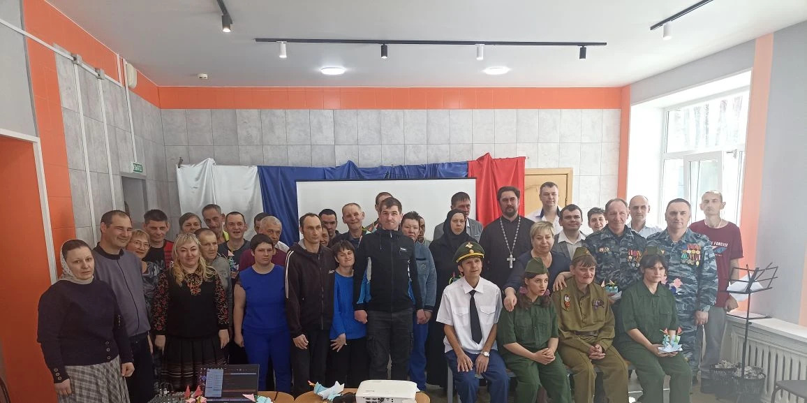 Иерей Михаил Котенко и представители епархии приняли участие в концерте, посвящённом Дню Защитника Отечества (+ Фото + Видео)