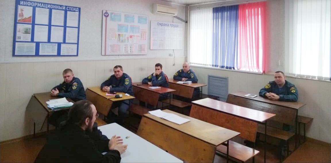 Беседа иеродиакона Досифея с арсеньевскими спасателями