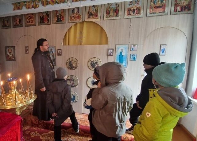 Свет Христов просвещает всех: Пасхальная экскурсия в Варфоломеевке (+ Фото)